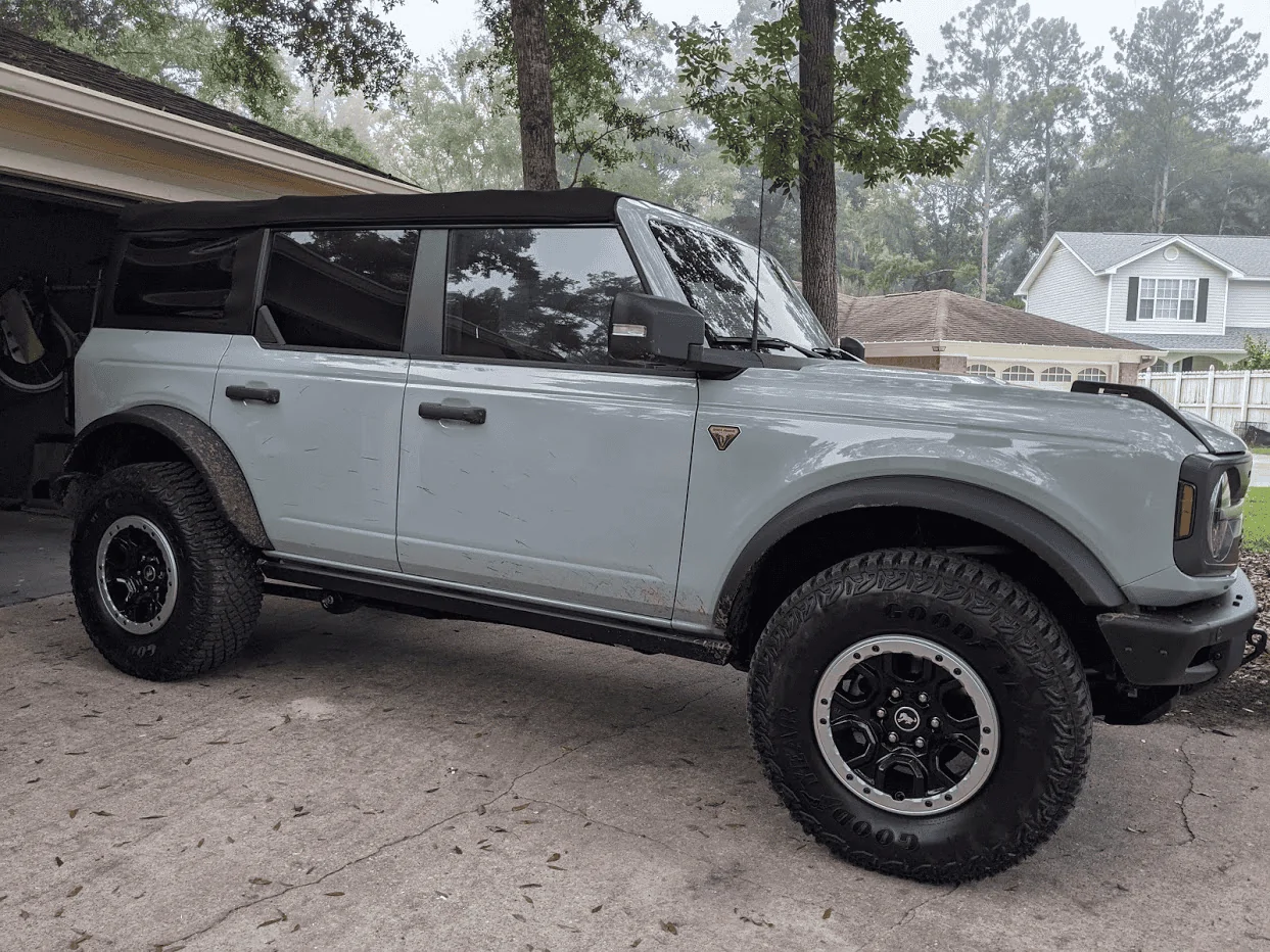 Ford Bronco CACTUS GRAY Bronco Club 1628100514055