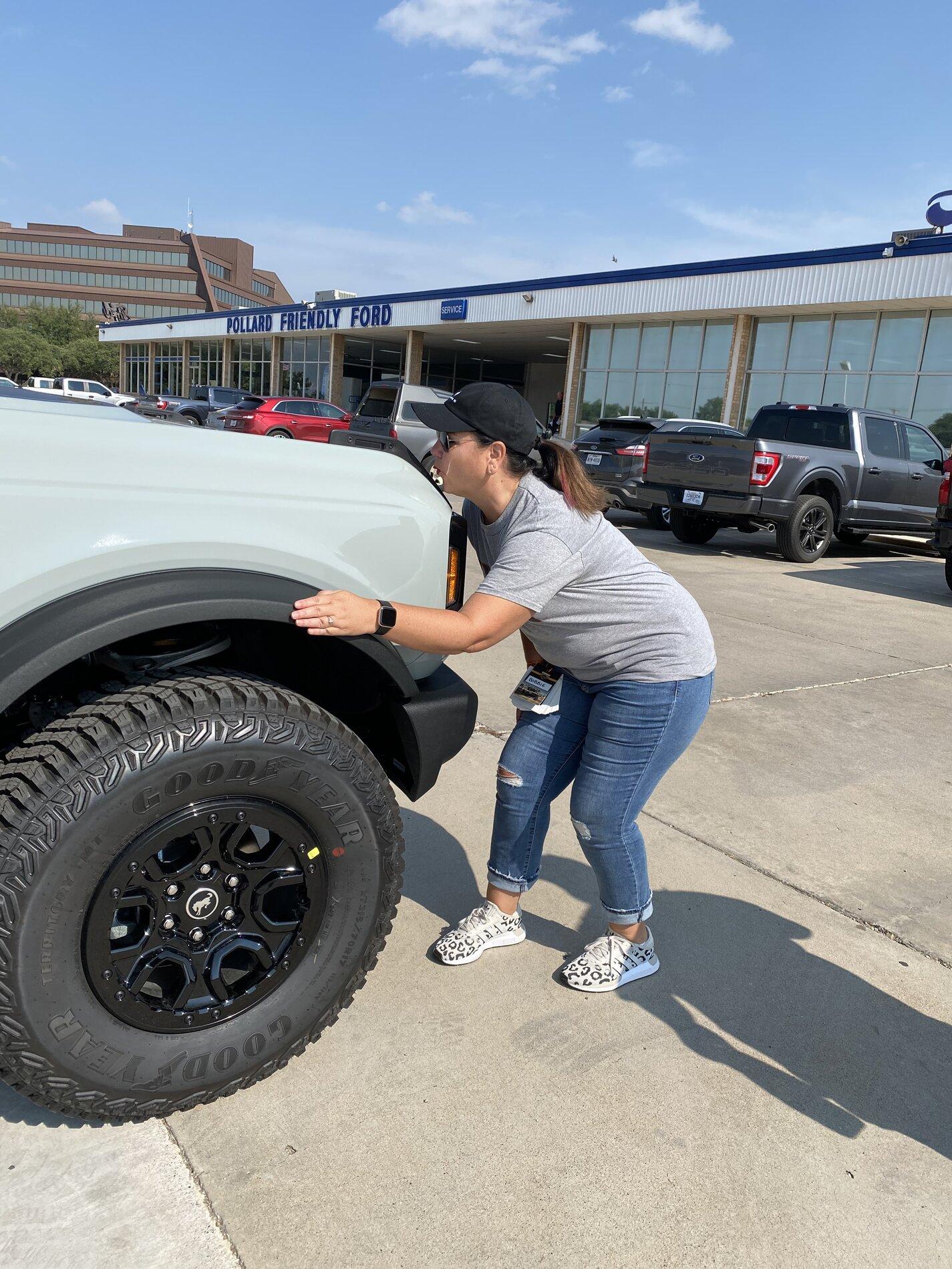 Ford Bronco CACTUS GRAY Bronco Club 0D91FA02-5CA4-4FBC-82B9-A4EBDB88FDAB