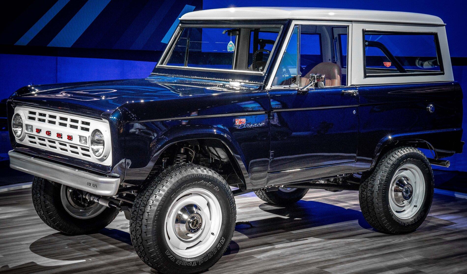 ford-bronco-jay-leno-restomod-2-1572981882.jpg