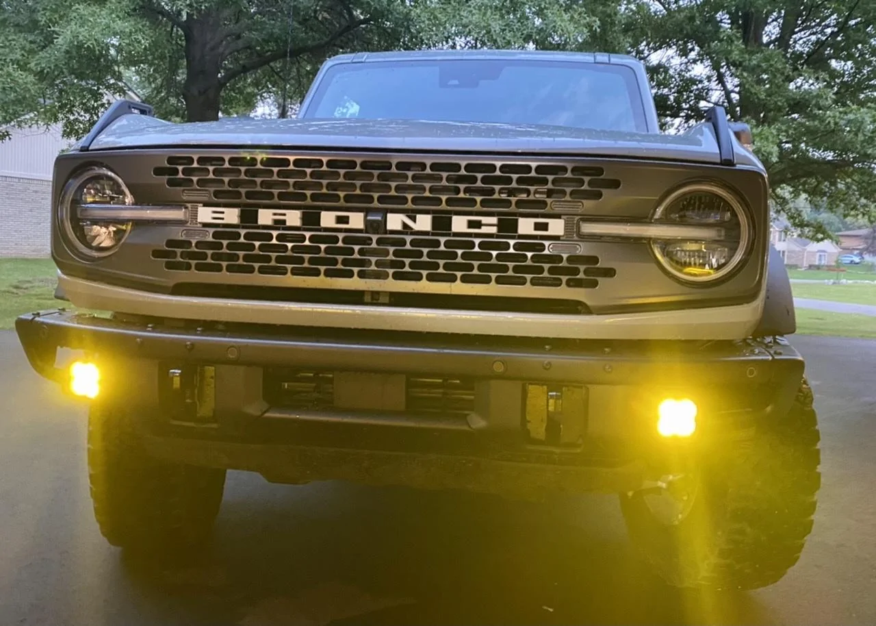 Ford Bronco Diode Dynamics SAE Fogs Installed on Badlands Modular Bumper FB24D92D-C04A-4FB4-91F7-DE9A616094AB
