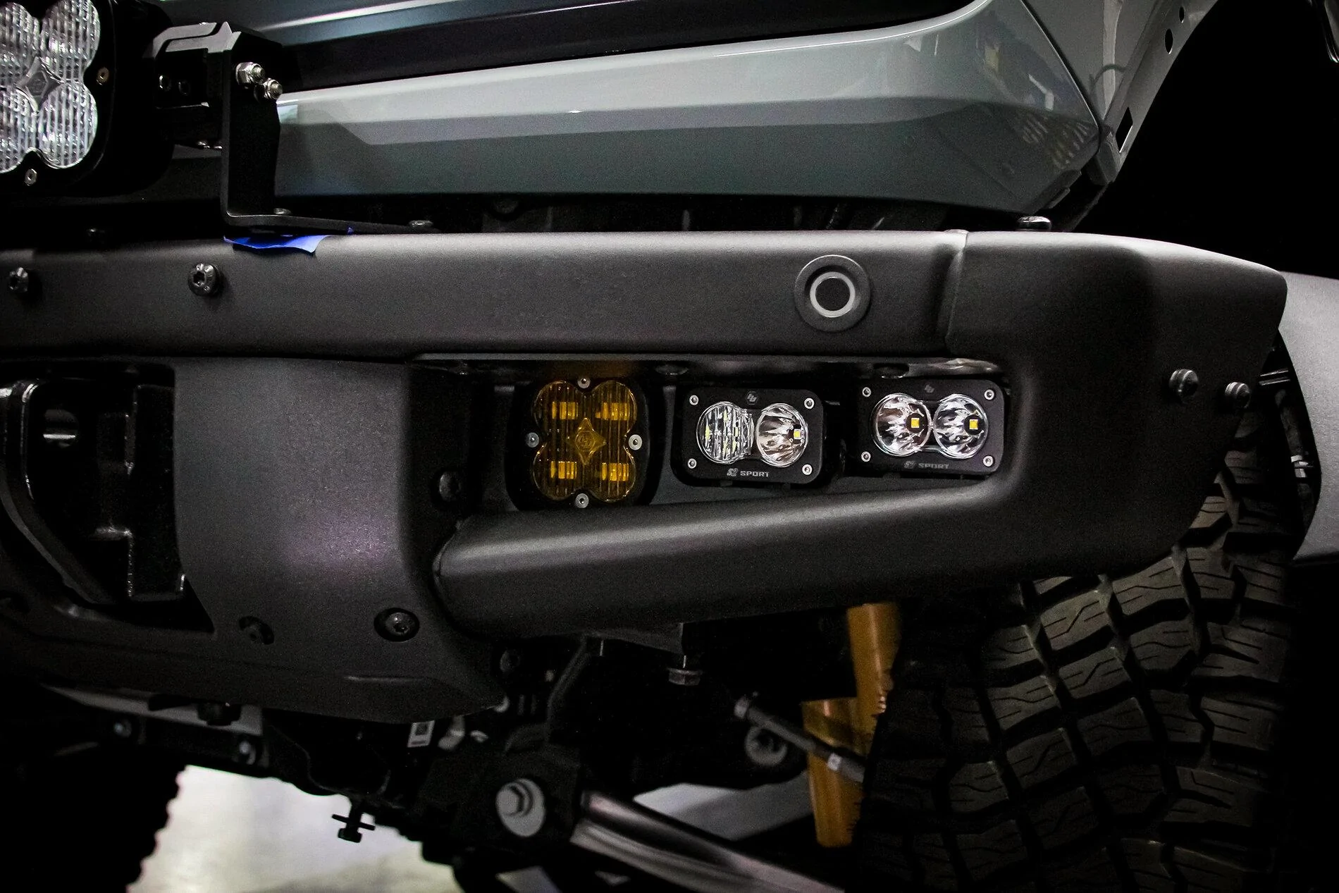 Ford Bronco Diode Dynamics SAE Fogs Installed on Badlands Modular Bumper 447760_l3