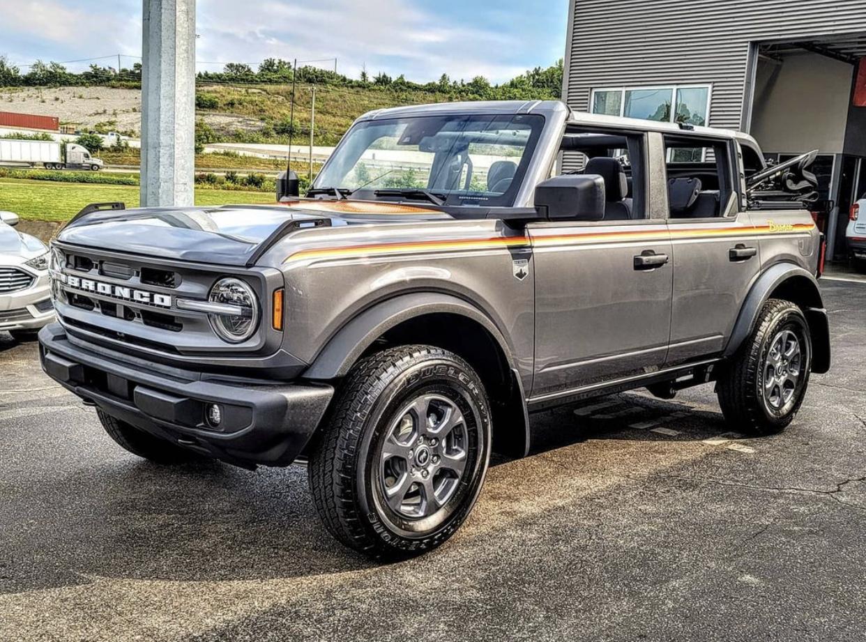 Ford Bronco Retro Stripes on Carbonized Gray Big Bend 4 Door. 🔥 CF683019-0DB3-49CA-928C-C6DECA9BB60F