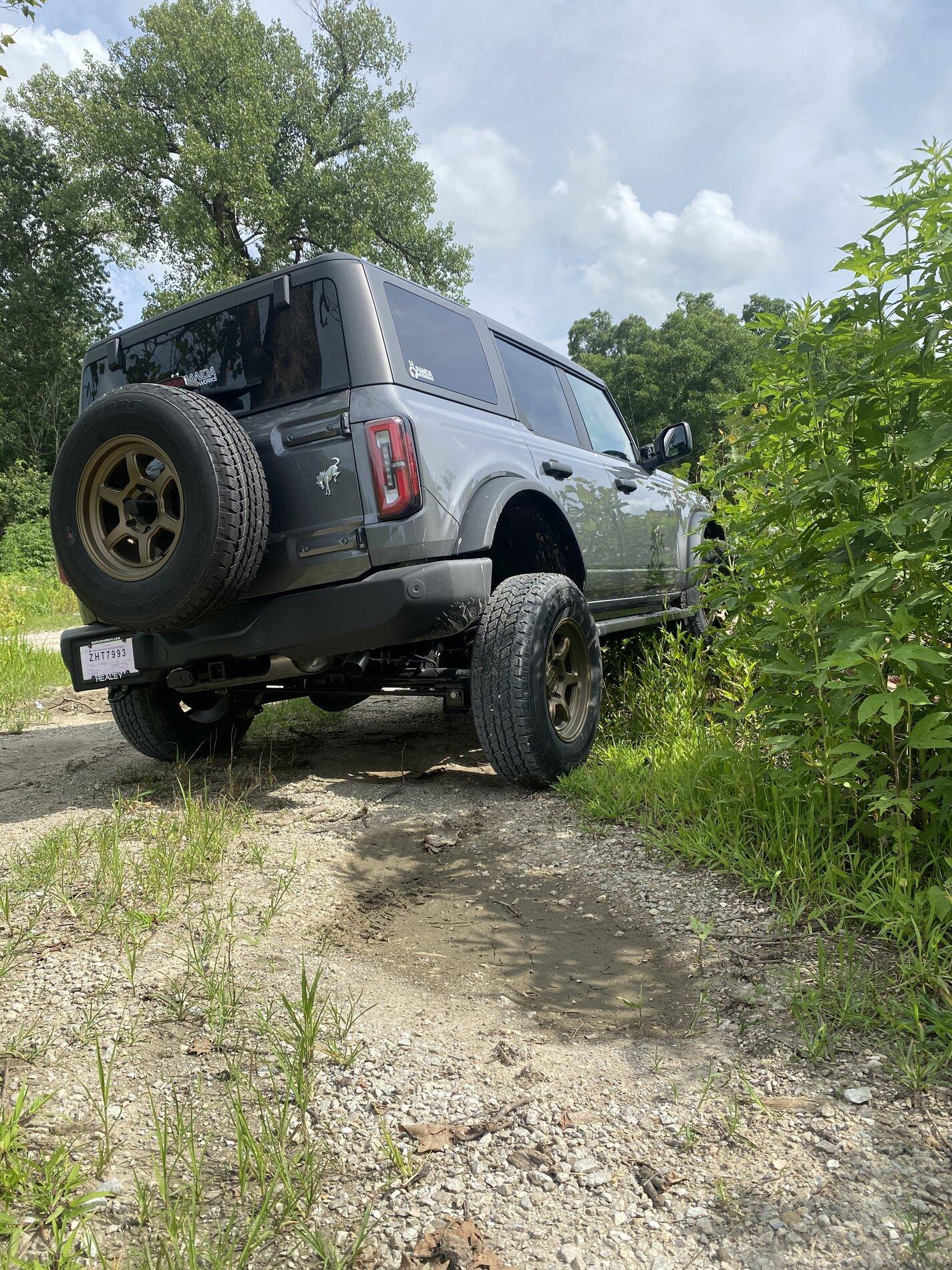 Ford Bronco Kansei Off Road Wheels Mounted on Bronco IMG_9072