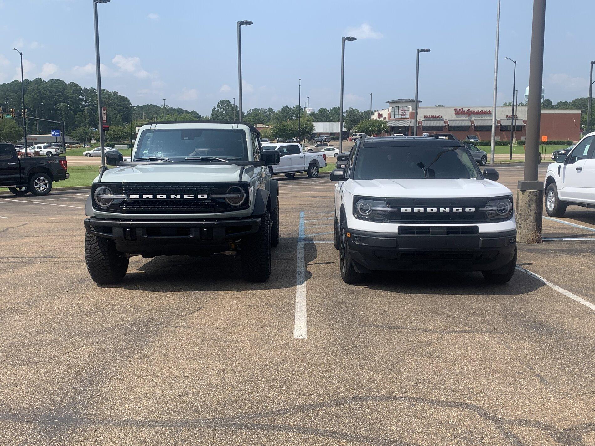 Ford Bronco Side By Side View vs Bronco Sport 9F853FA7-863D-4678-98A3-2EB60C1A2D98