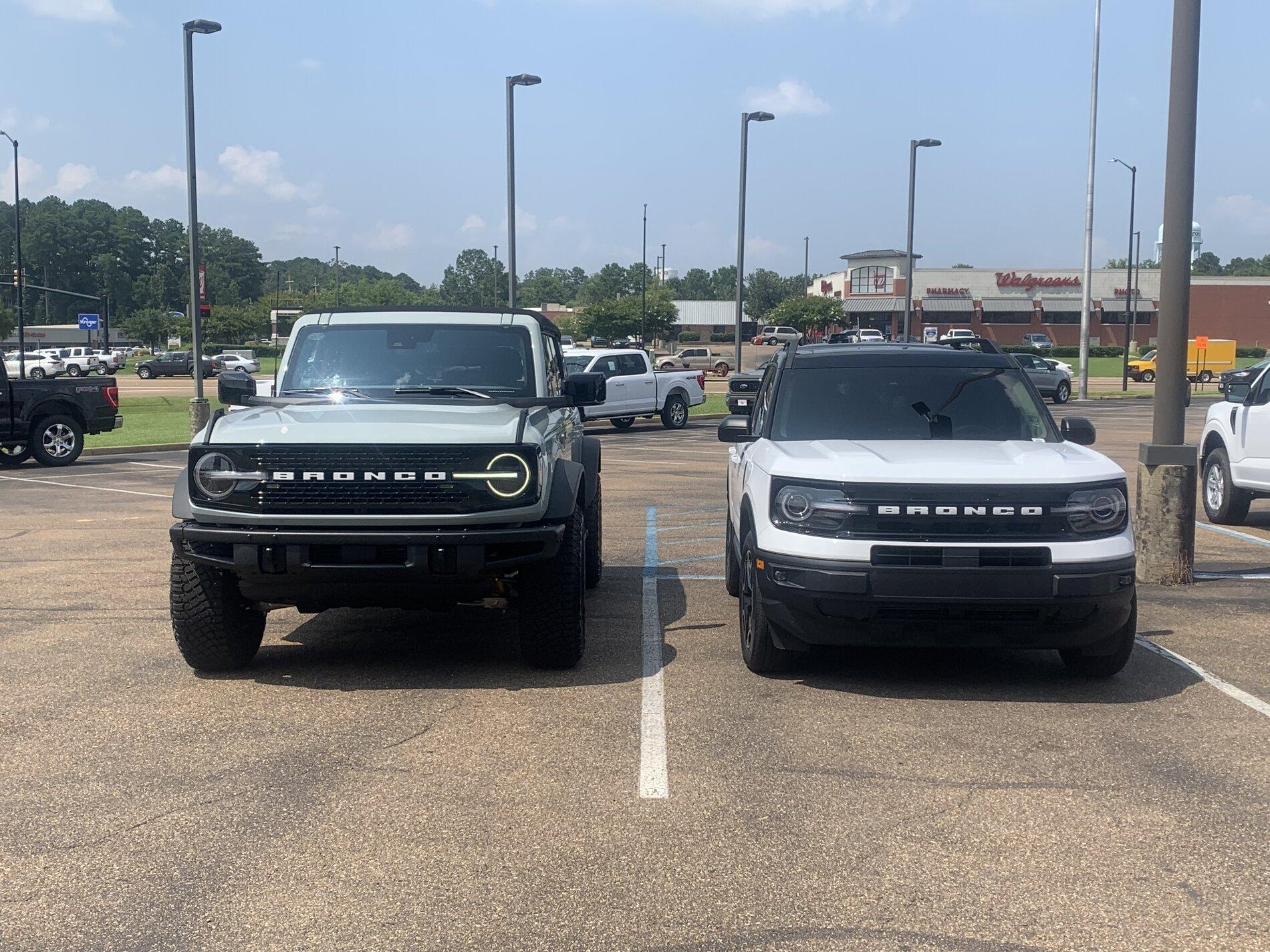 Ford Bronco Side By Side View vs Bronco Sport 6B9B71BA-D6BC-456E-84FC-4870204447E0