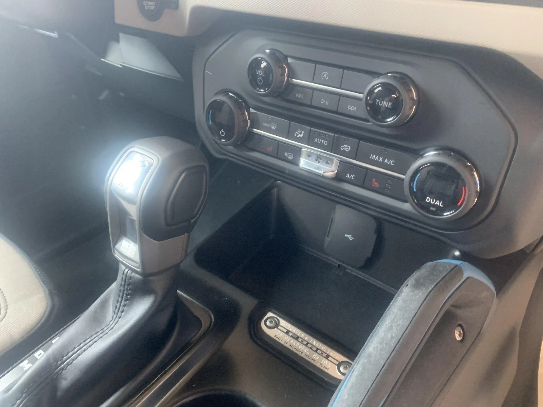 Ford Bronco Side By Side View vs Bronco Sport FFD78310-79D2-4628-8B53-7B4547593E5E