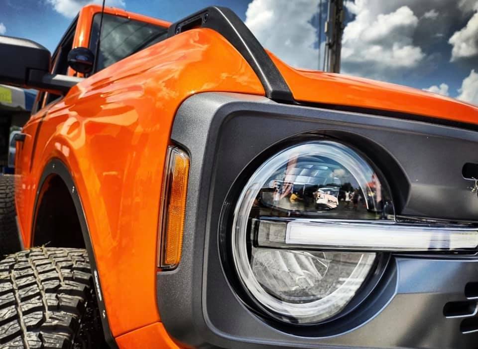 Ford Bronco Epic Orange Pearl repainted 2021 Bronco - custom paint job epic-orange-pearl-repainted-2021-bronco-4-