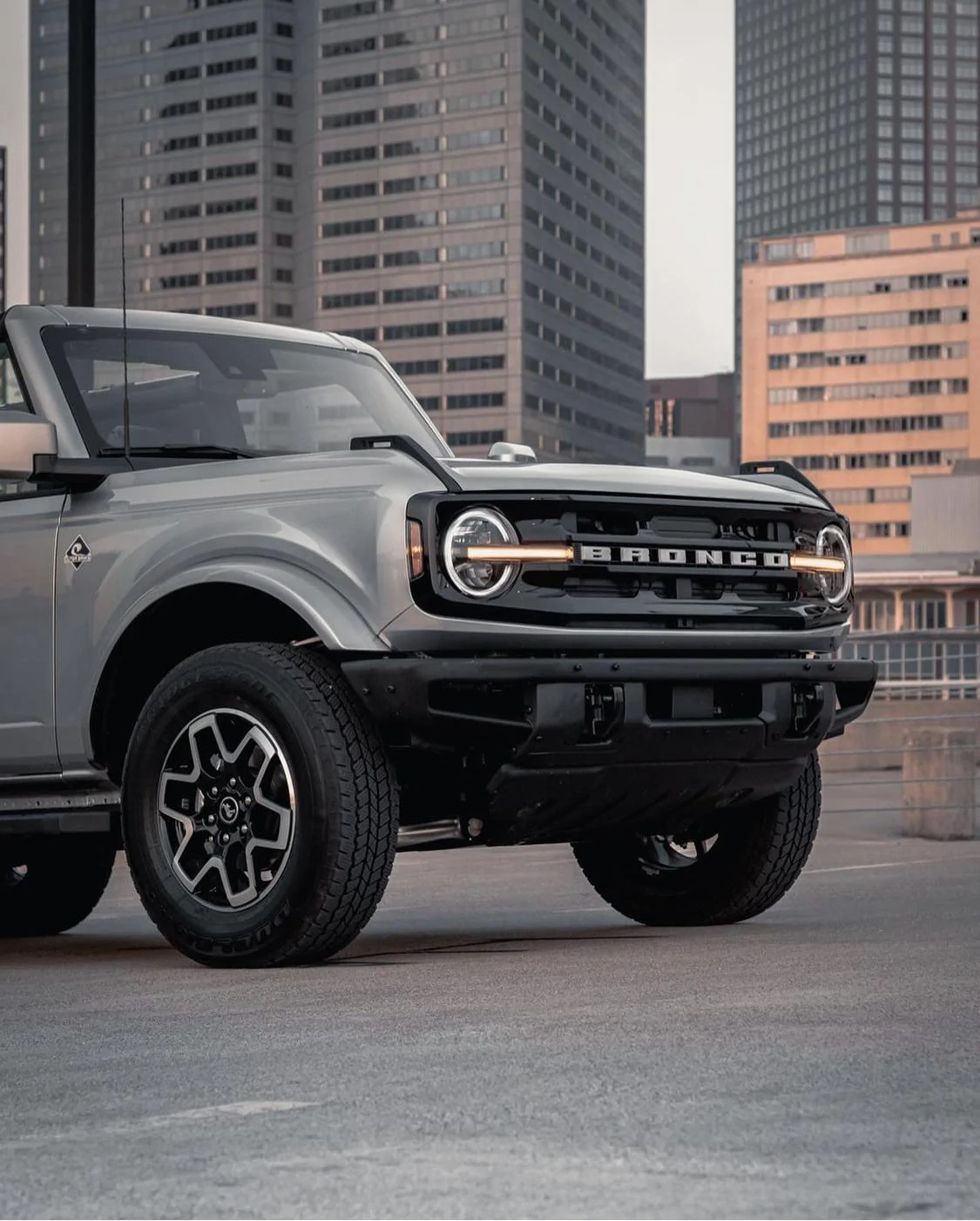 Ford Bronco ICONIC SILVER Bronco Club A069A1F9-2A6B-480D-B36B-2D4F17B36C3B