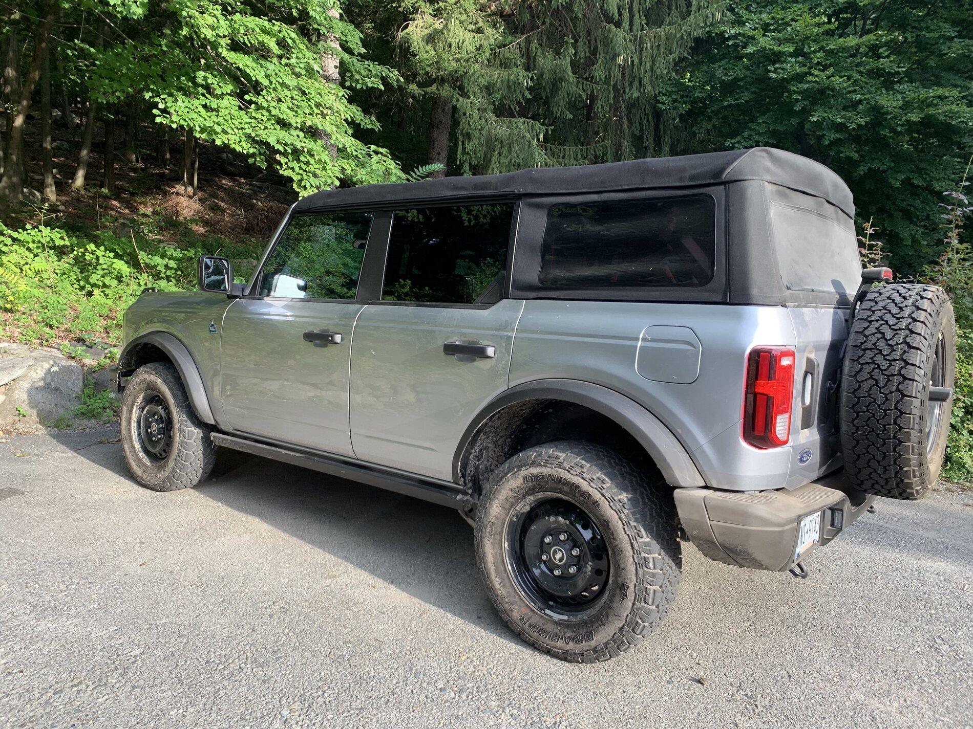 Ford Bronco ICONIC SILVER Bronco Club 02EEA36F-1E5C-4766-A4DE-9A05C45414D2