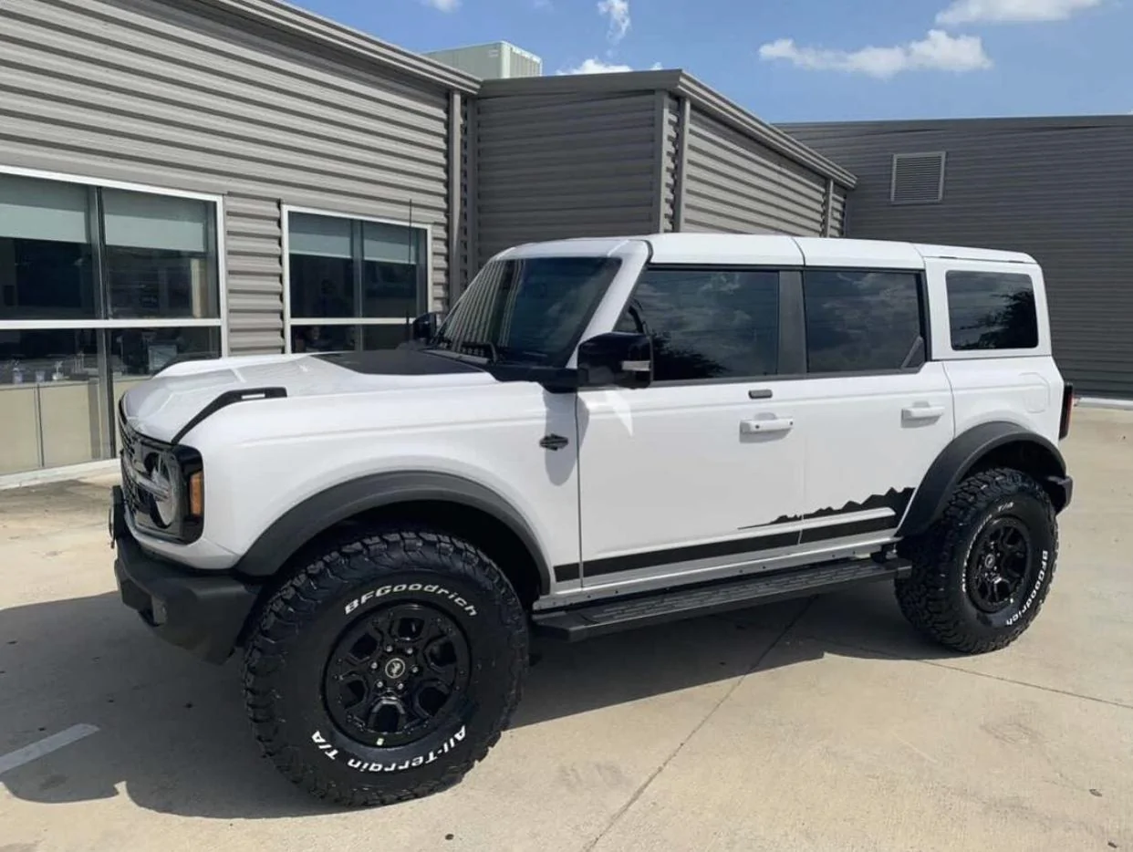 Ford Bronco OXFORD WHITE Bronco Club D9D1CF38-C872-4F28-ACB2-18312929036A