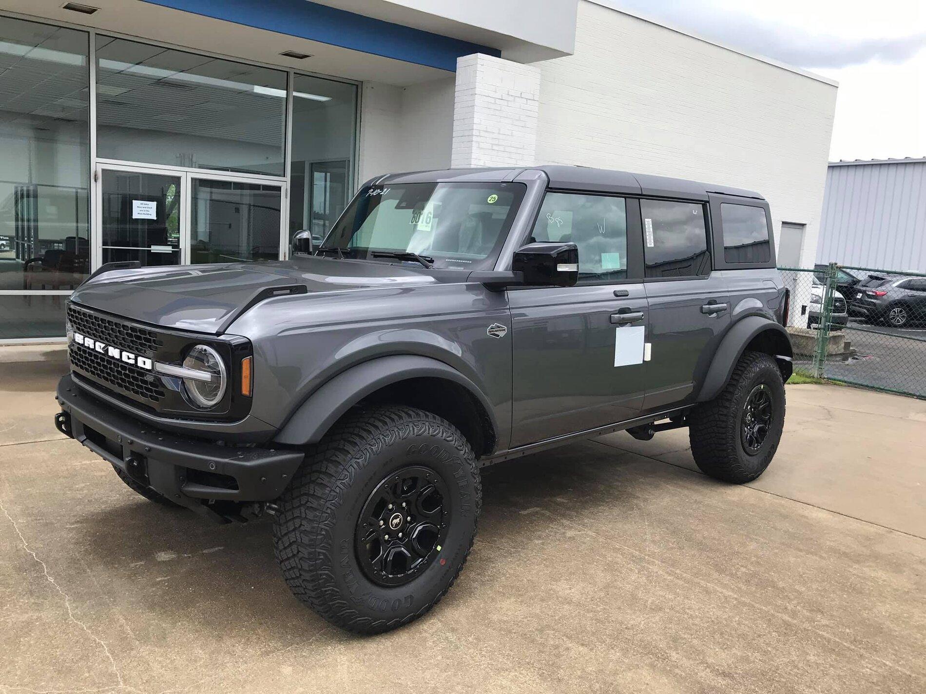 2021 Bronco in Carbonized Gray Black Diamond Sasquatch 4-Door MIC Hard Top 1.jpg