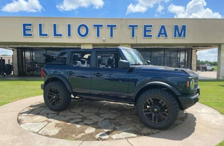 Ford Bronco ANTIMATTER BLUE Bronco Club Bronco