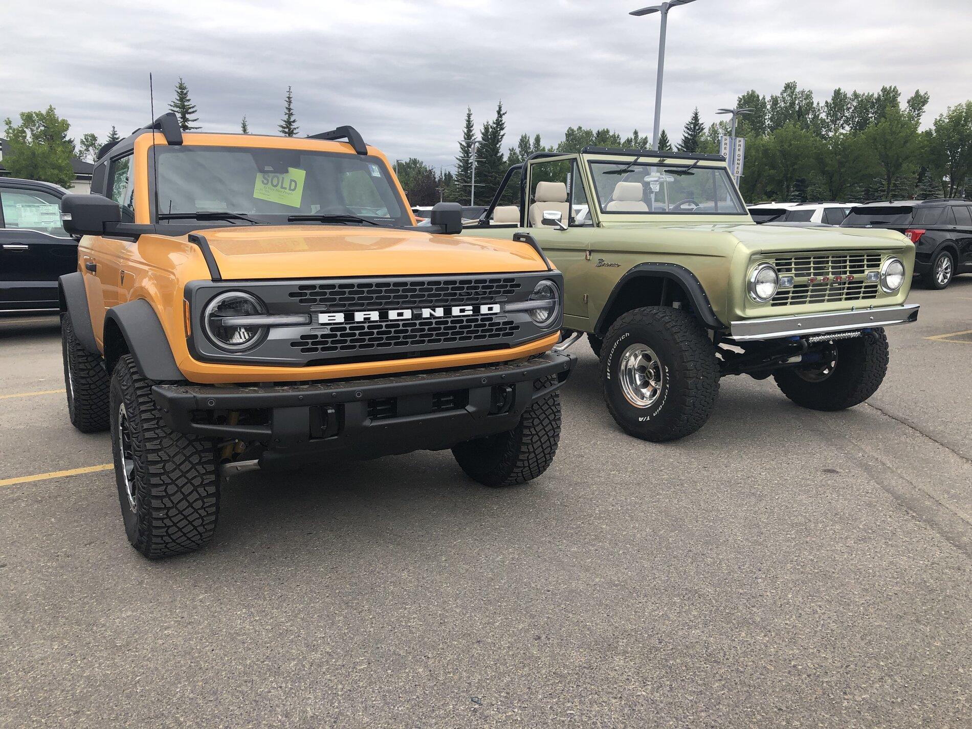 Ford Bronco Two Broncos on 35s 1314C219-AFDB-47A0-B535-B5FB42752092