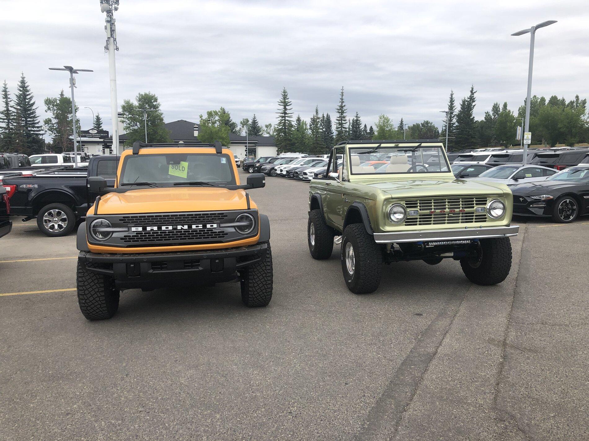 Ford Bronco Two Broncos on 35s 2C41AC80-30B5-4C57-87B8-827A5EB6322F