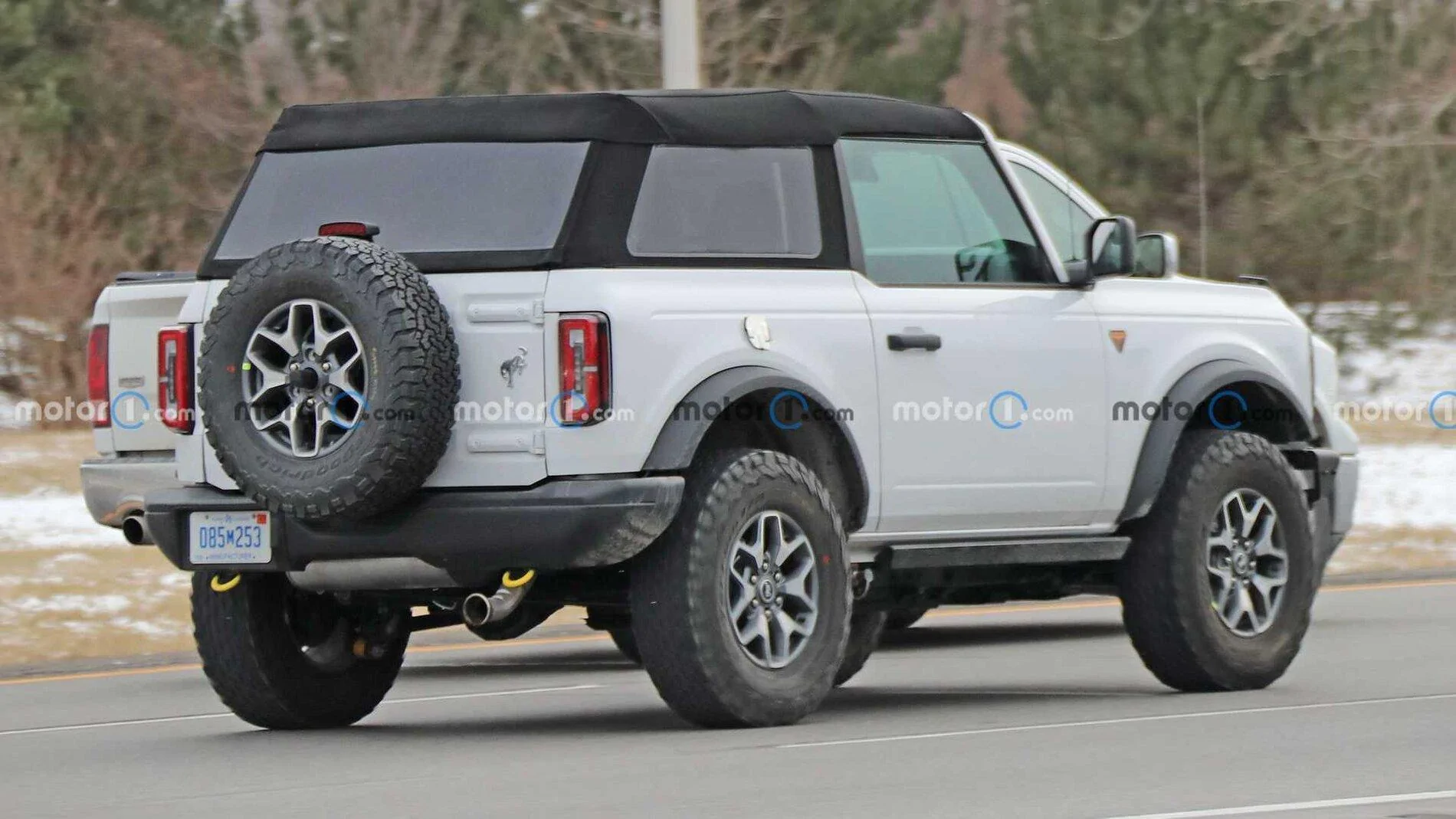 Ford Bronco 2-Door Bronco soft top option ford-bronco-two-door-soft-top-spy-photos-rear-three-quarters