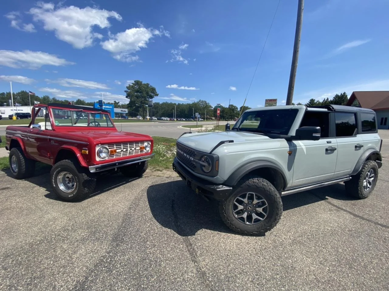 Ford Bronco Random Bronco C0E3891F-6CE4-4FEB-A14A-7E7FD5C0A476