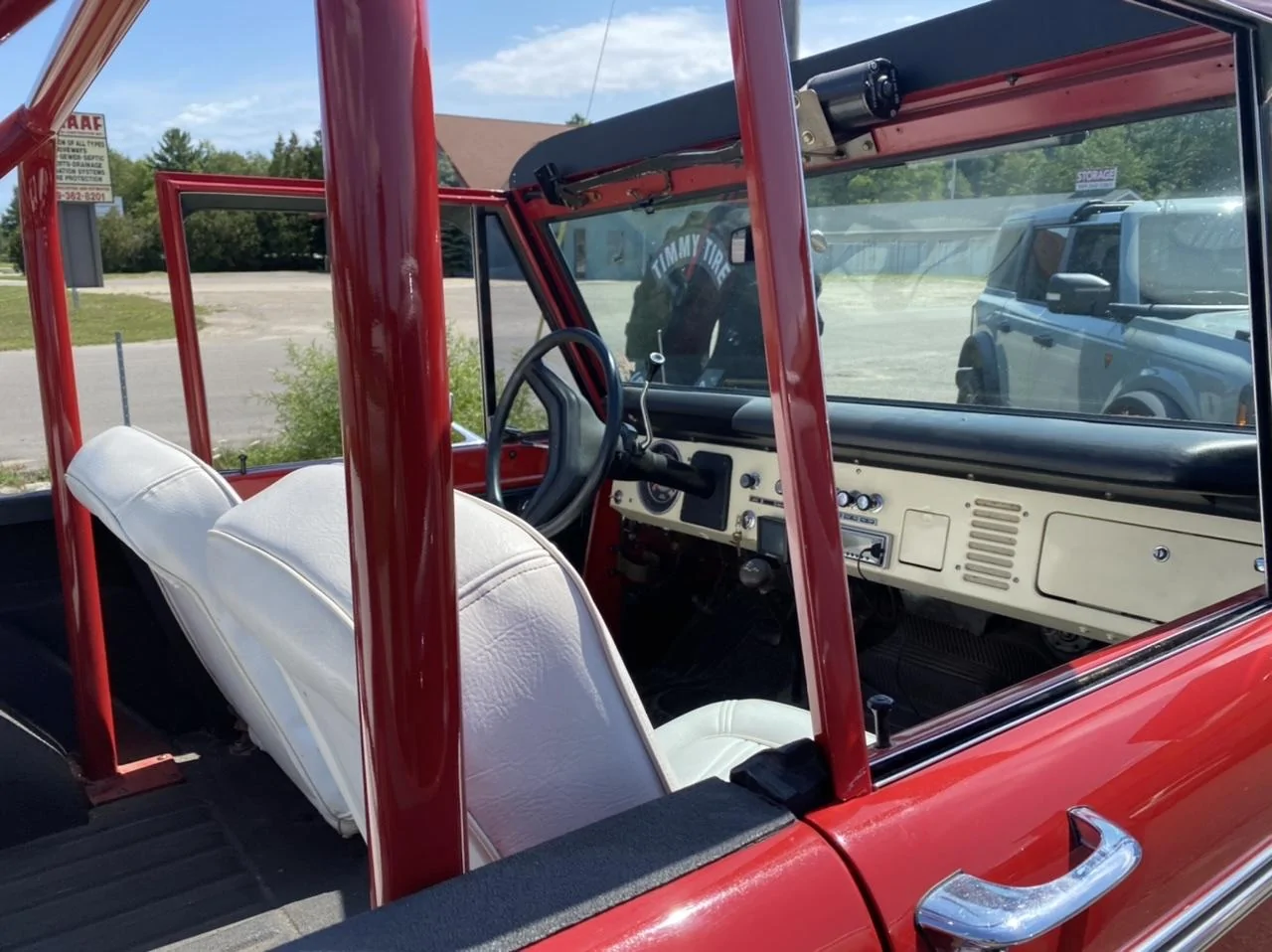 Ford Bronco Random Bronco 2C59BD6B-9095-4780-95C0-432094285C2F