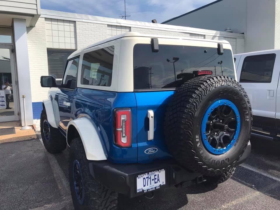 Ford Bronco A Velocity Blue Bronco Goes Retro With White Roof + White Fender Flares 8CEAA199-804A-44B7-BBC8-FF43B8E95617