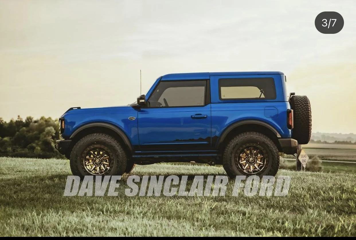 Ford Bronco A Velocity Blue Bronco Goes Retro With White Roof + White Fender Flares 8DD84F23-F8FA-40ED-AB5D-2A05B84BF0F9