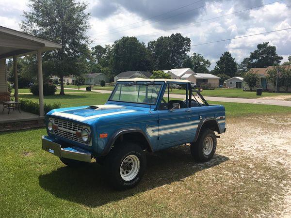Ford Bronco Vintage Bronco Graphics Blue Bronco1