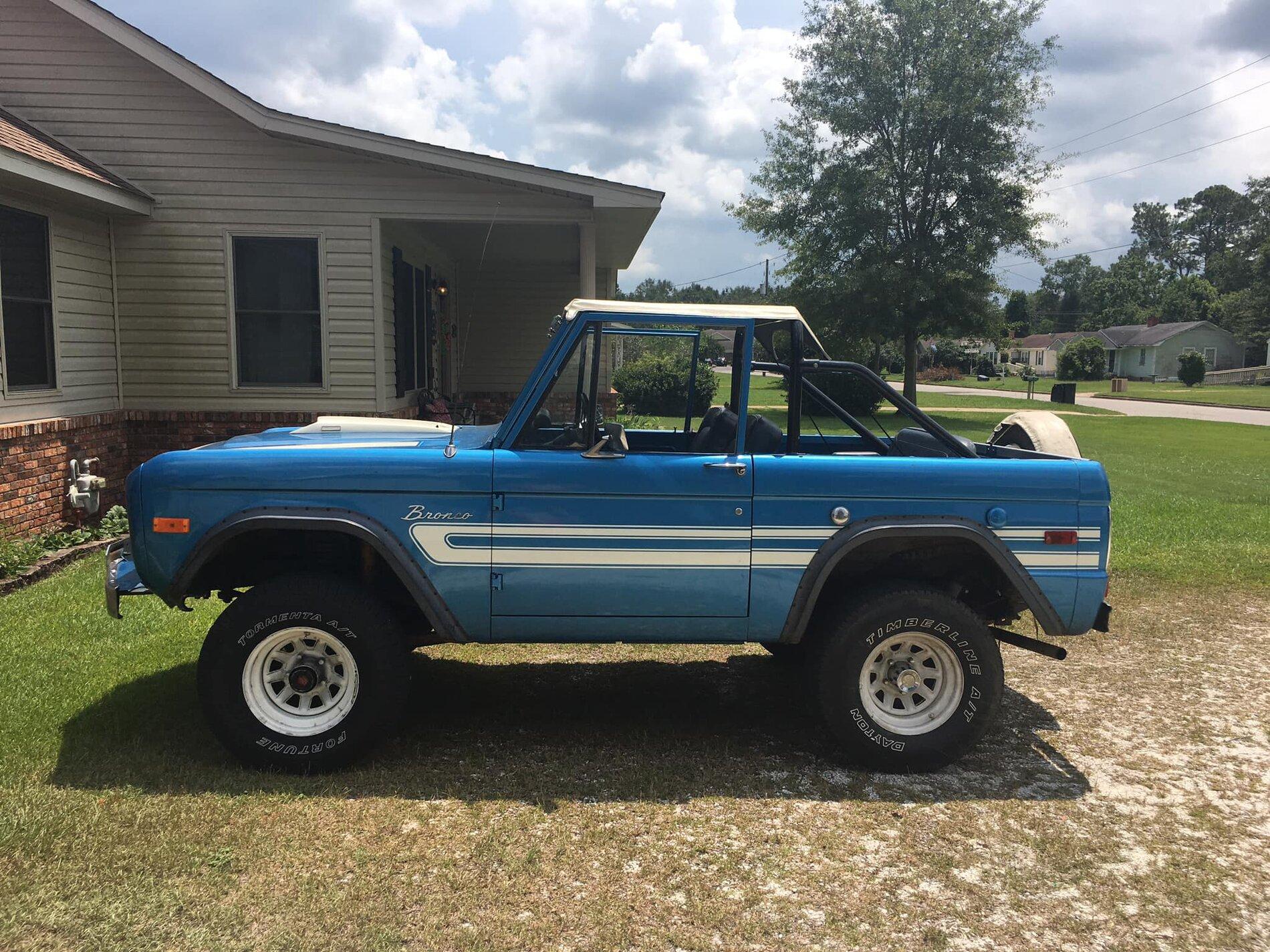 Ford Bronco Vintage Bronco Graphics BlueBronco2
