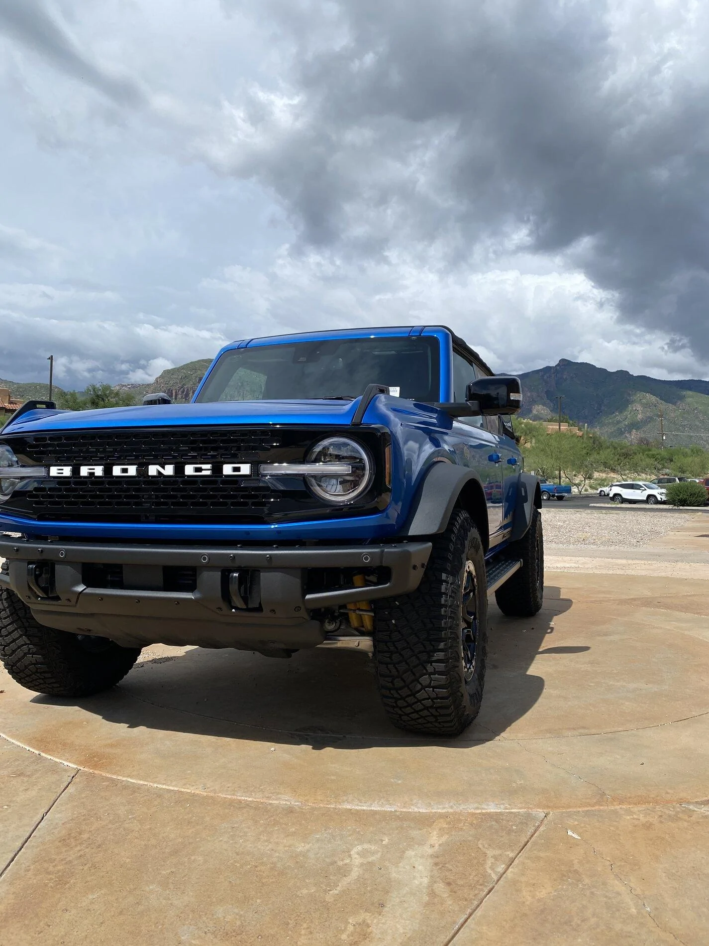 Ford Bronco VELOCITY BLUE Bronco Club IMG_4968