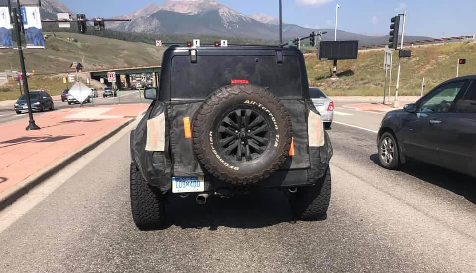 Ford Bronco Bronco Warthog Raptor Spotted Testing w/ Black Painted Modular Hardtop 2022 Bronco Warthog-Raptor spied 5