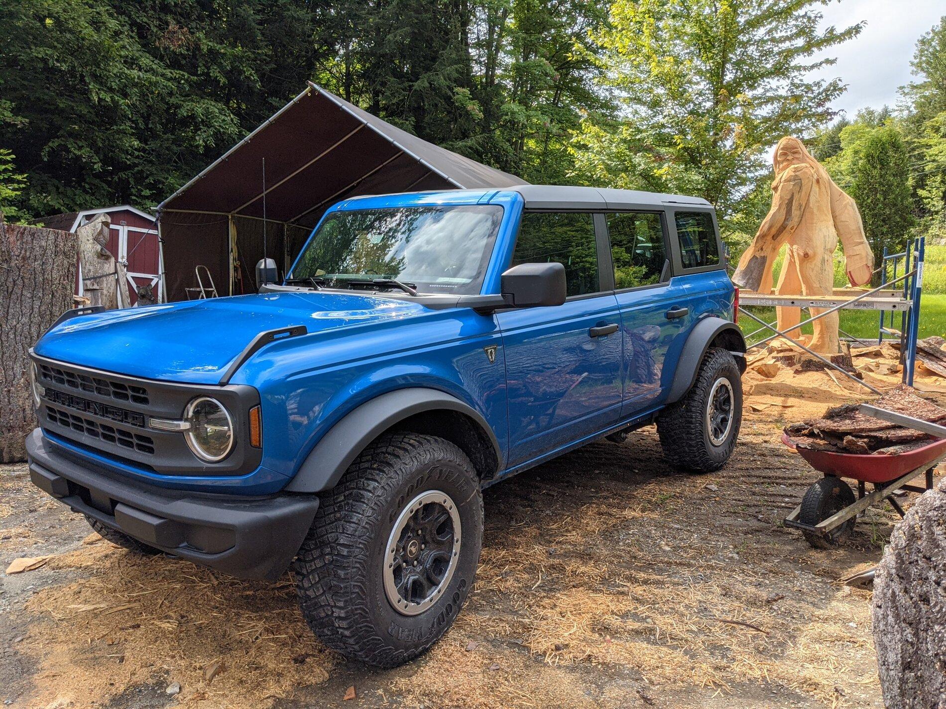 Ford Bronco VELOCITY BLUE Bronco Club PXL_20210814_152742844