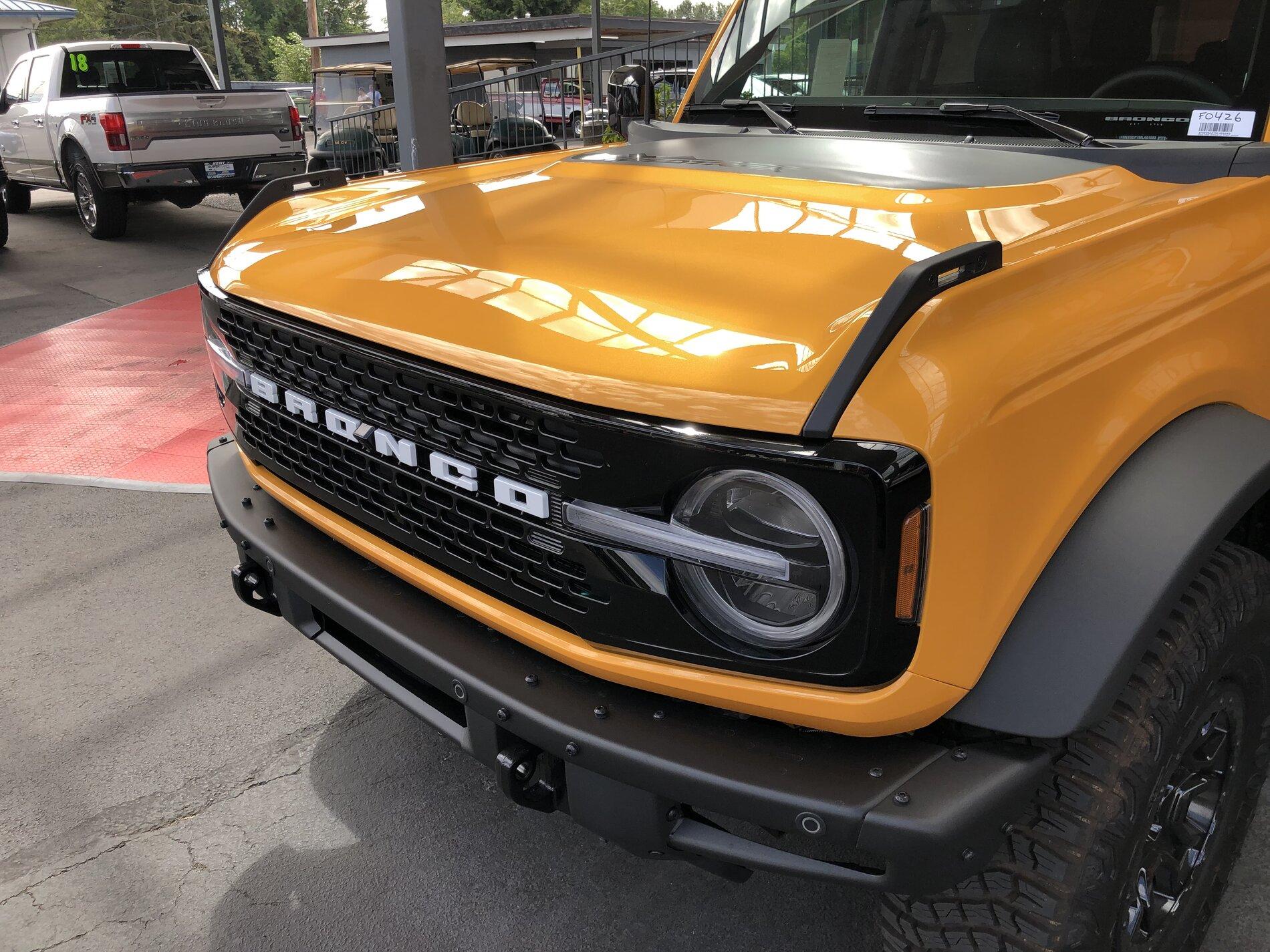 Ford Bronco Cyber Orange WildTrak Drive B1589C07-CF3D-435B-B2A2-7D367424EC6A