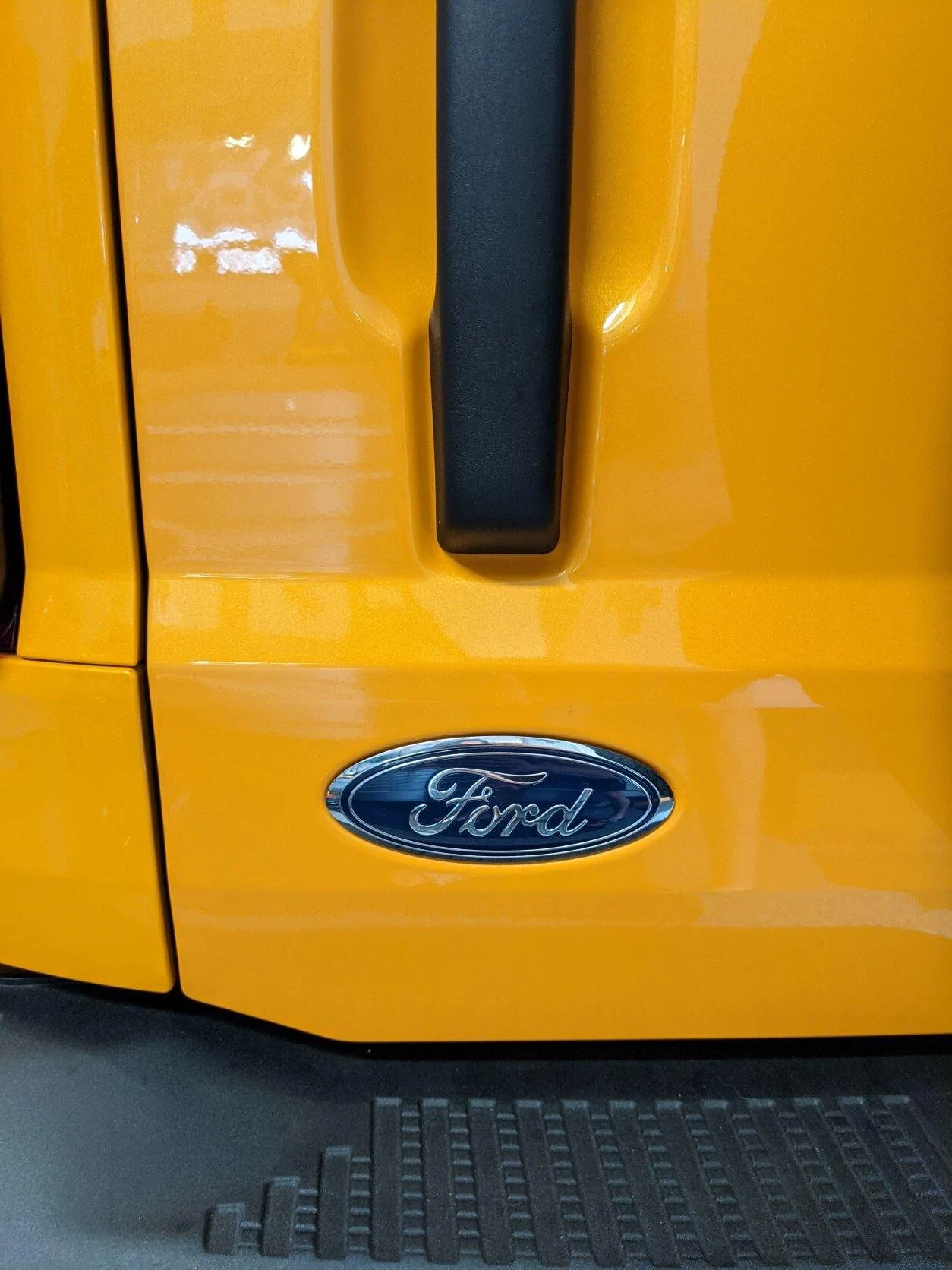 Ford Bronco Ford Emblem painting DIY PXL_20210806_214824626