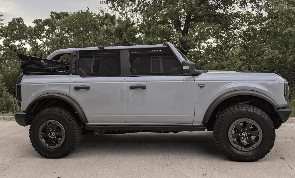 Ford Bronco CACTUS GRAY Bronco Club 1629214725087