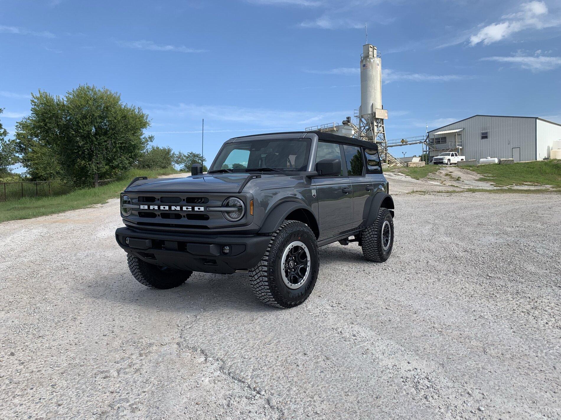 Ford Bronco CARBONIZED GRAY Bronco Club 08A6F77A-A03B-4DCE-AFDE-E87899A37833
