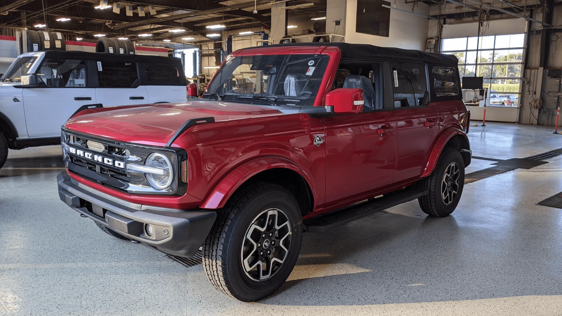 Ford Bronco Our Rapid Red Outer Banks w/ KMC Recons 17x 8.5, BFG 315/70/17, 4WP Level Kit, Ford Retro Graphics Kit 1629317836526