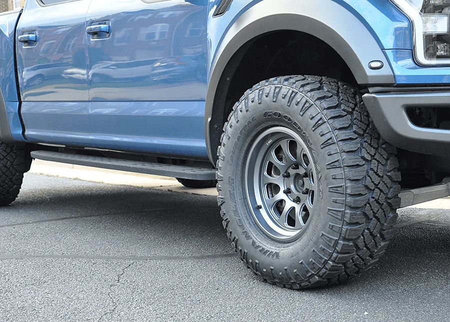 Ford Bronco Badlands vs. BadSquatch (Badlands + Sasquatch) Comparison Chart 1595643791136