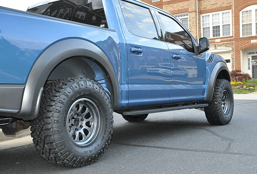 Ford Bronco Badlands vs. BadSquatch (Badlands + Sasquatch) Comparison Chart 1595643802539