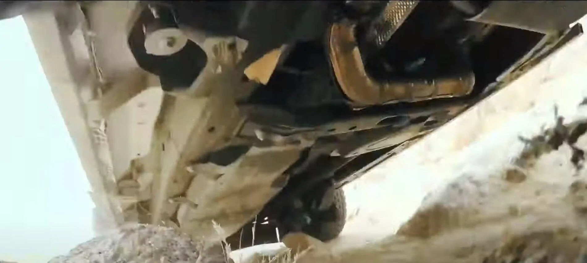Ford Bronco Catalytic Converter Theft (Warning: Potential Stupid Question) underbody 2