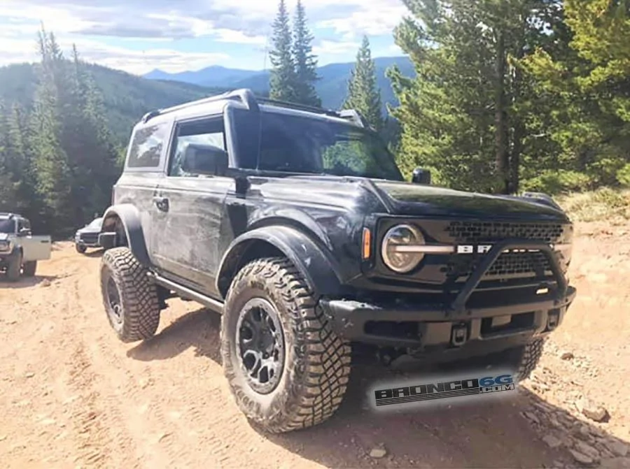 2021 Bronco 2.3L Badlands Shadow Black.jpg