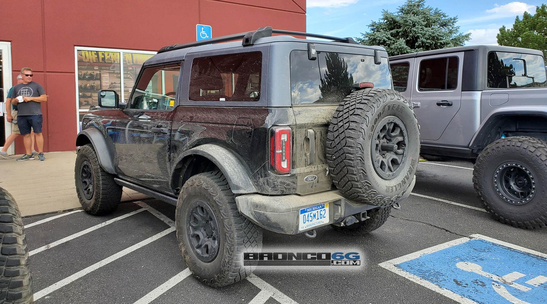 Spotted: Sasquatch Broncos vs Modified Jeep Wrangler Rubicon and ...