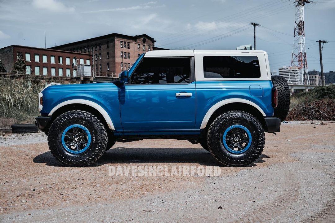 Ford Bronco A Velocity Blue Bronco Goes Retro With White Roof + White Fender Flares 49725838-fd11-4bed-9d1b-f64afddb0de4-jpe