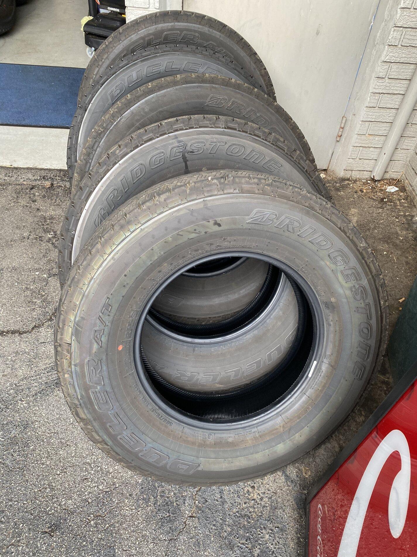 Ford Bronco 5 Big Bend stock tires. 54A209A7-D5BC-4E81-B93C-D61F15350EC8
