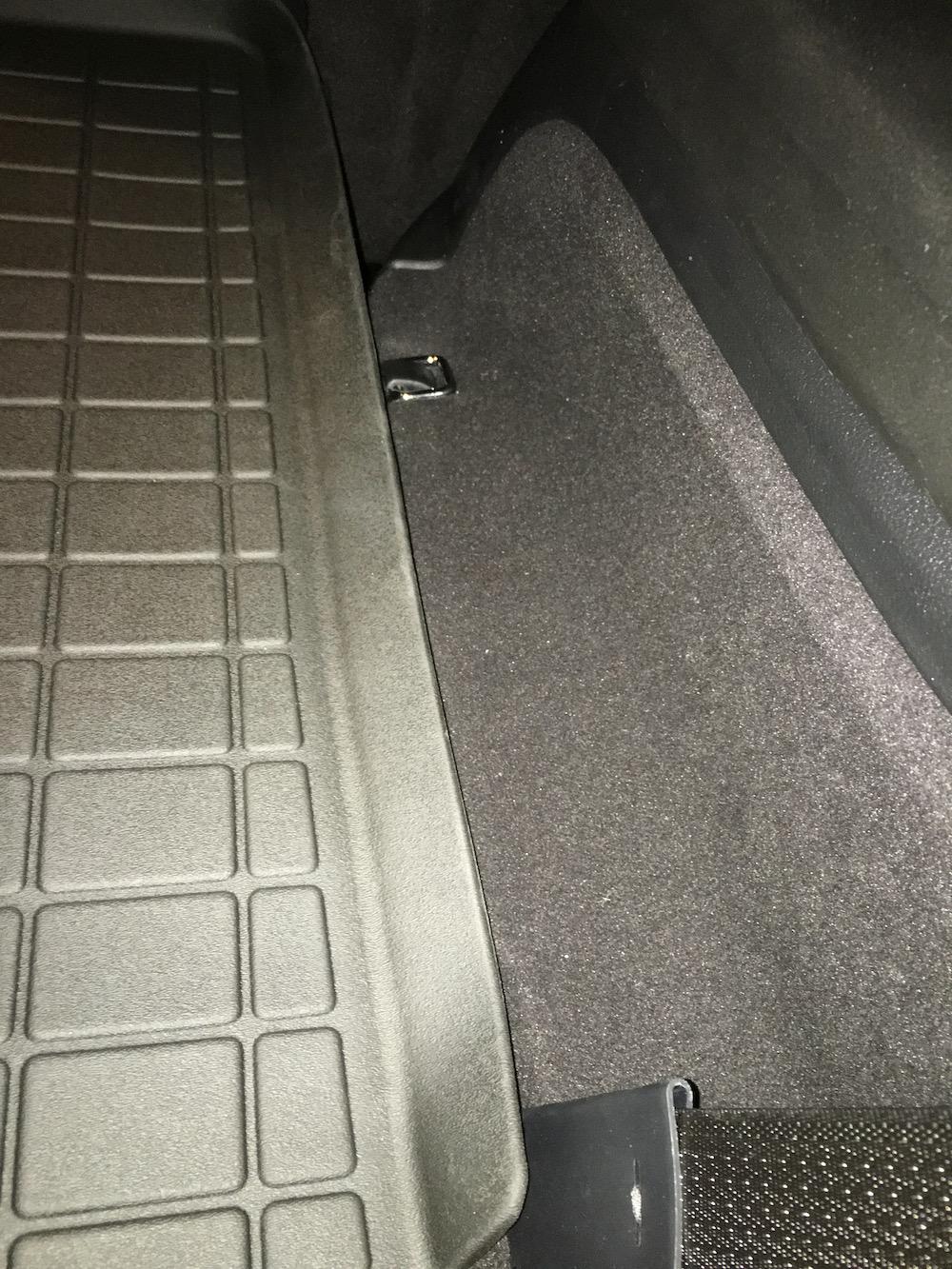 Ford Bronco Ford rubber floor mats are garbage IMG_0266