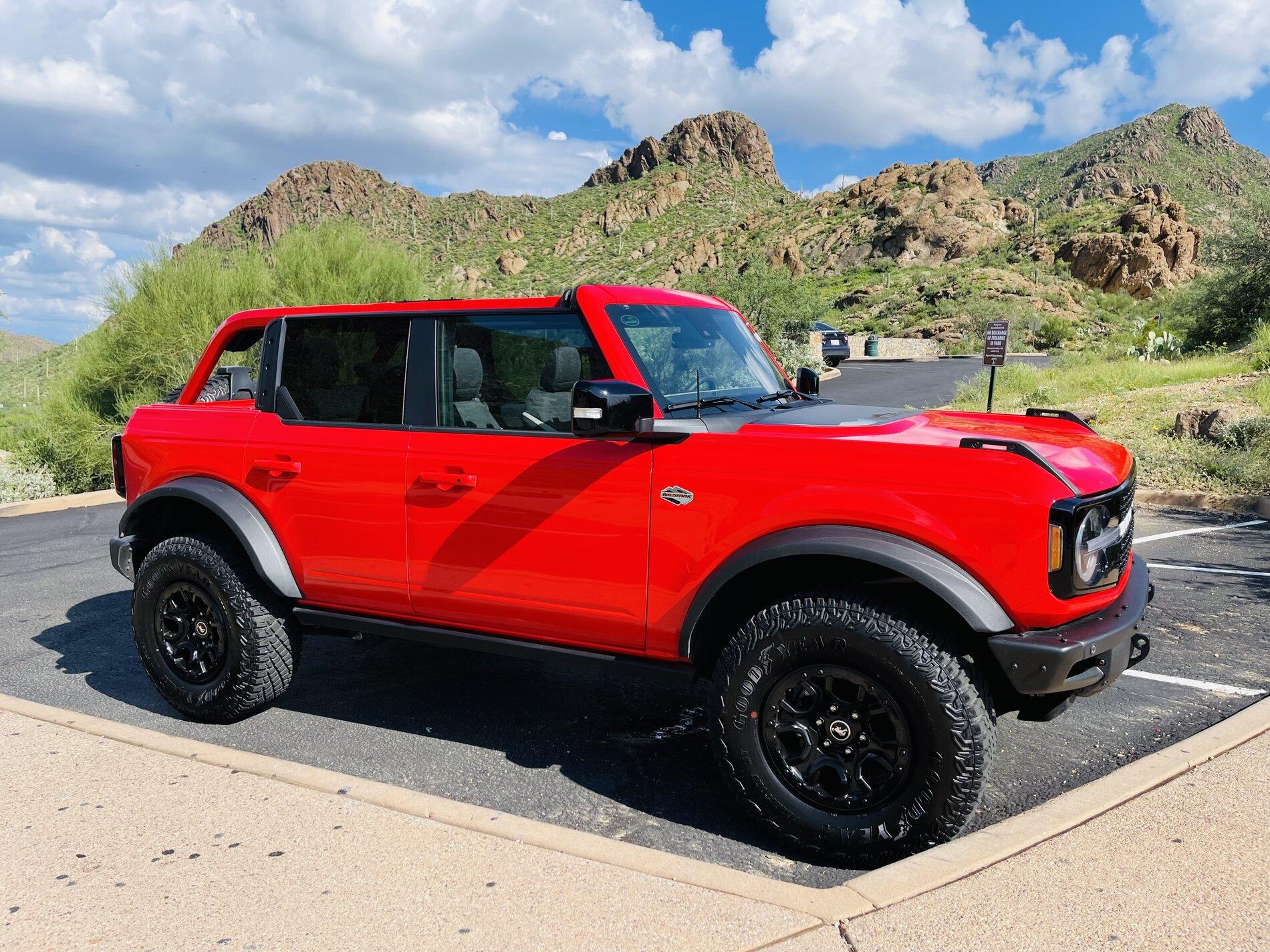 Ford Bronco RACE RED Bronco Club 0ACF0ECE-6643-444C-A827-833464DFAEF2