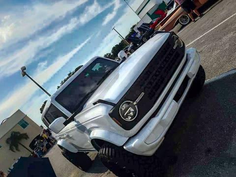 Ford Bronco OXFORD WHITE Bronco Club D341979E-511F-47E4-8CB5-A8CD3CF93596