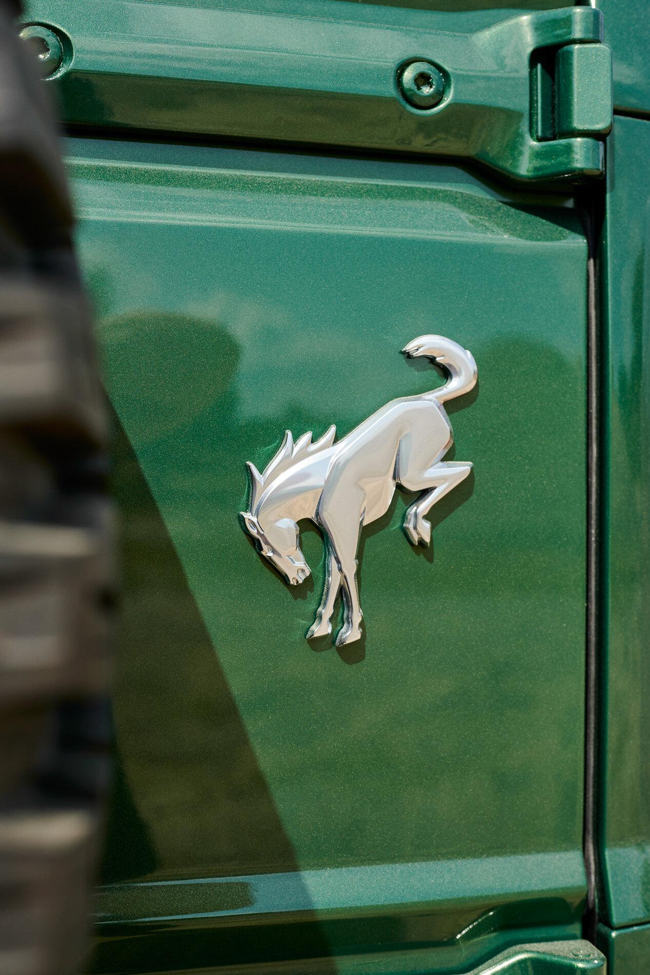 Ford Bronco ERUPTION GREEN Bronco Club bronco_eruption-green_02-