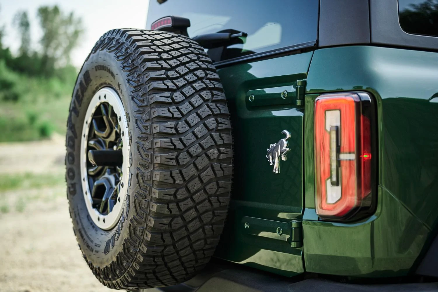 Ford Bronco ERUPTION GREEN Bronco Club bronco_eruption-green_05-jpg