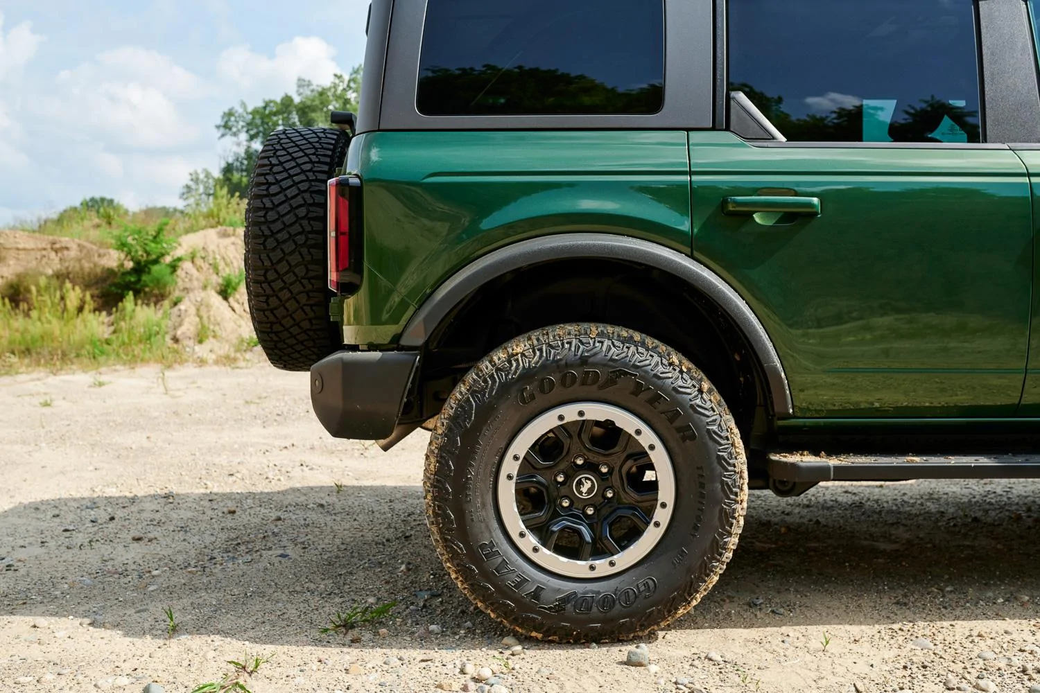 Ford Bronco ERUPTION GREEN Bronco Club bronco_eruption-green_07-jpg