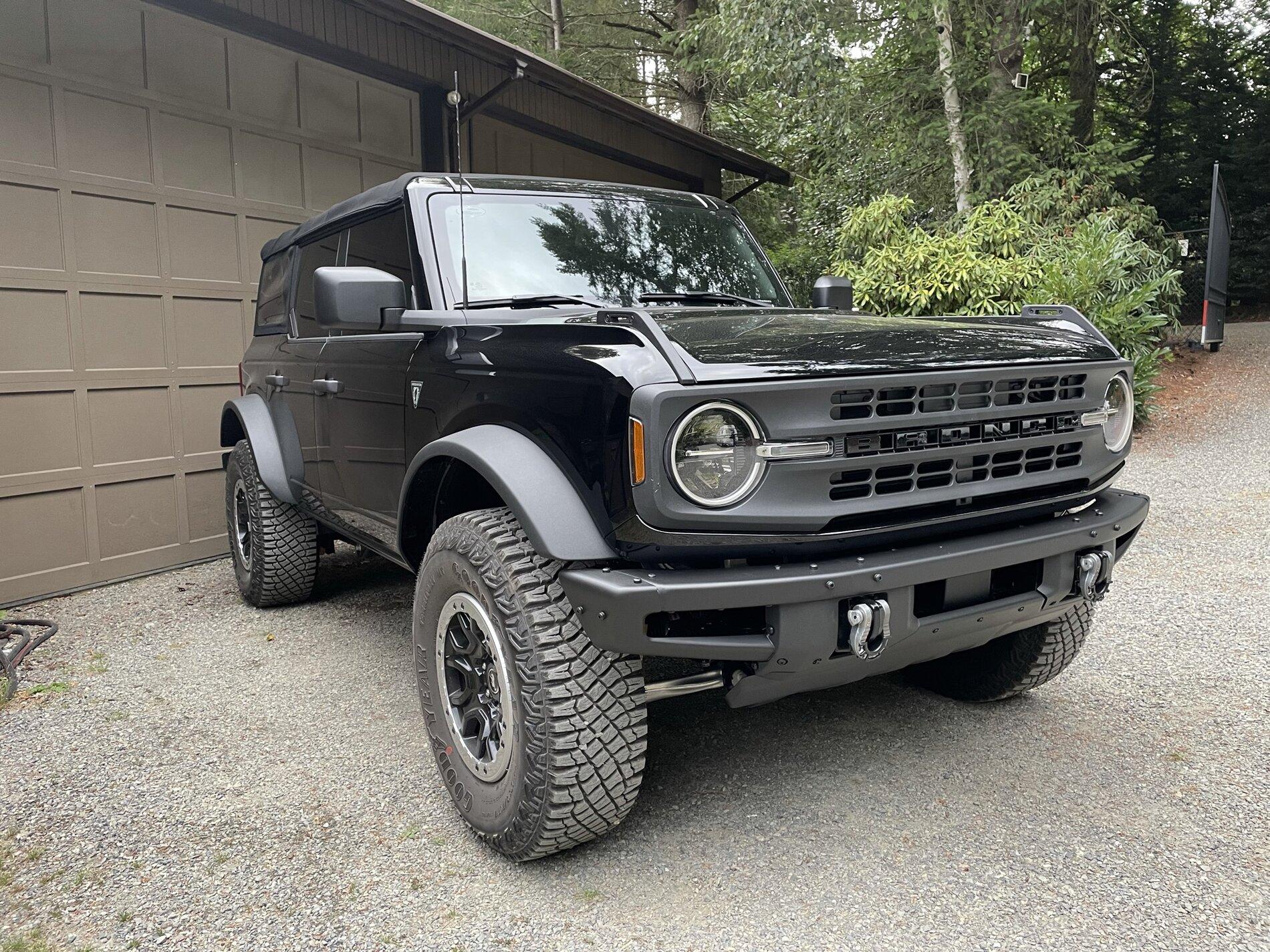 Ford Bronco SHADOW BLACK Bronco Club 4DEAA60F-C2DC-4D68-9E6F-288B42195444