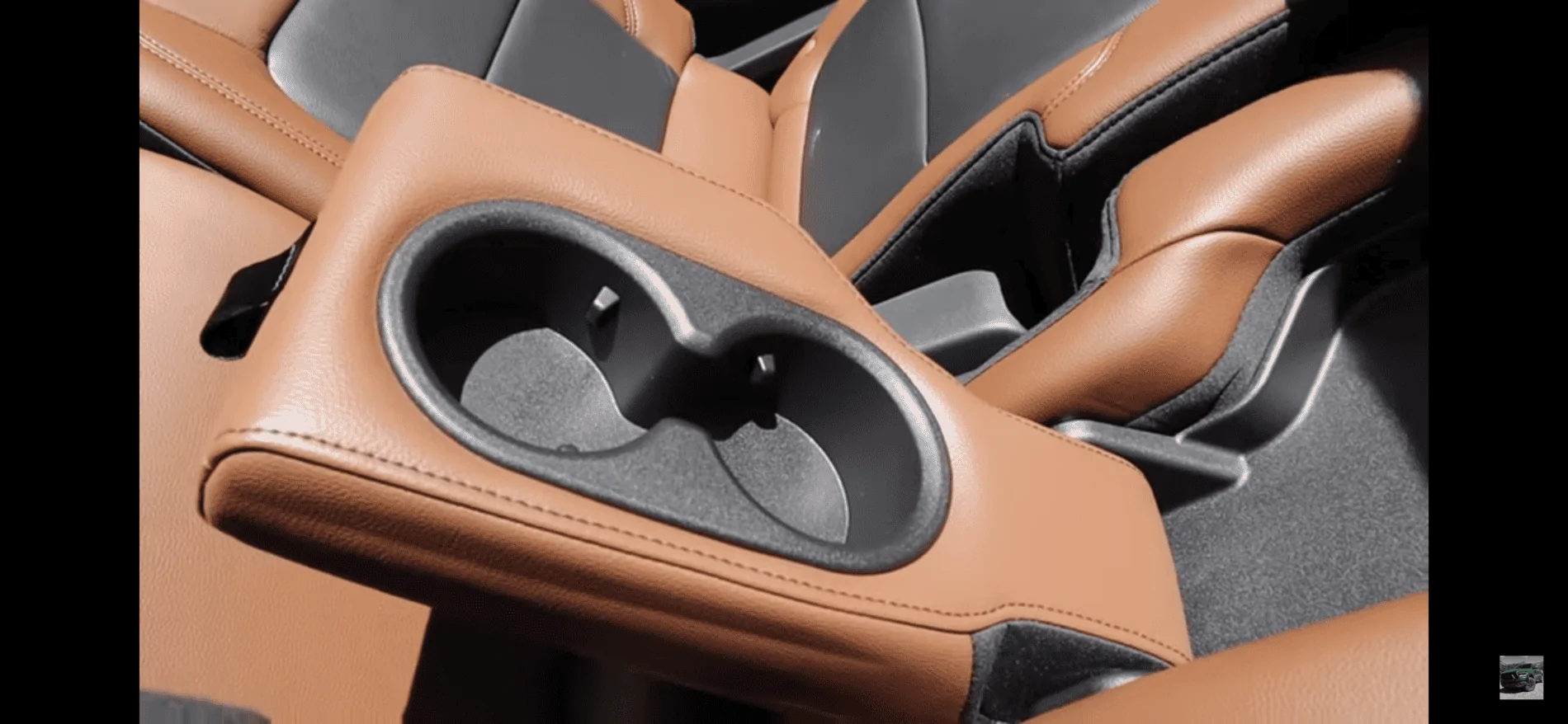 Ford Bronco Is rear ctr armrest shaped like a bronco? F9CC45D9-ED0D-40A6-A6E7-7DD79C0EA830