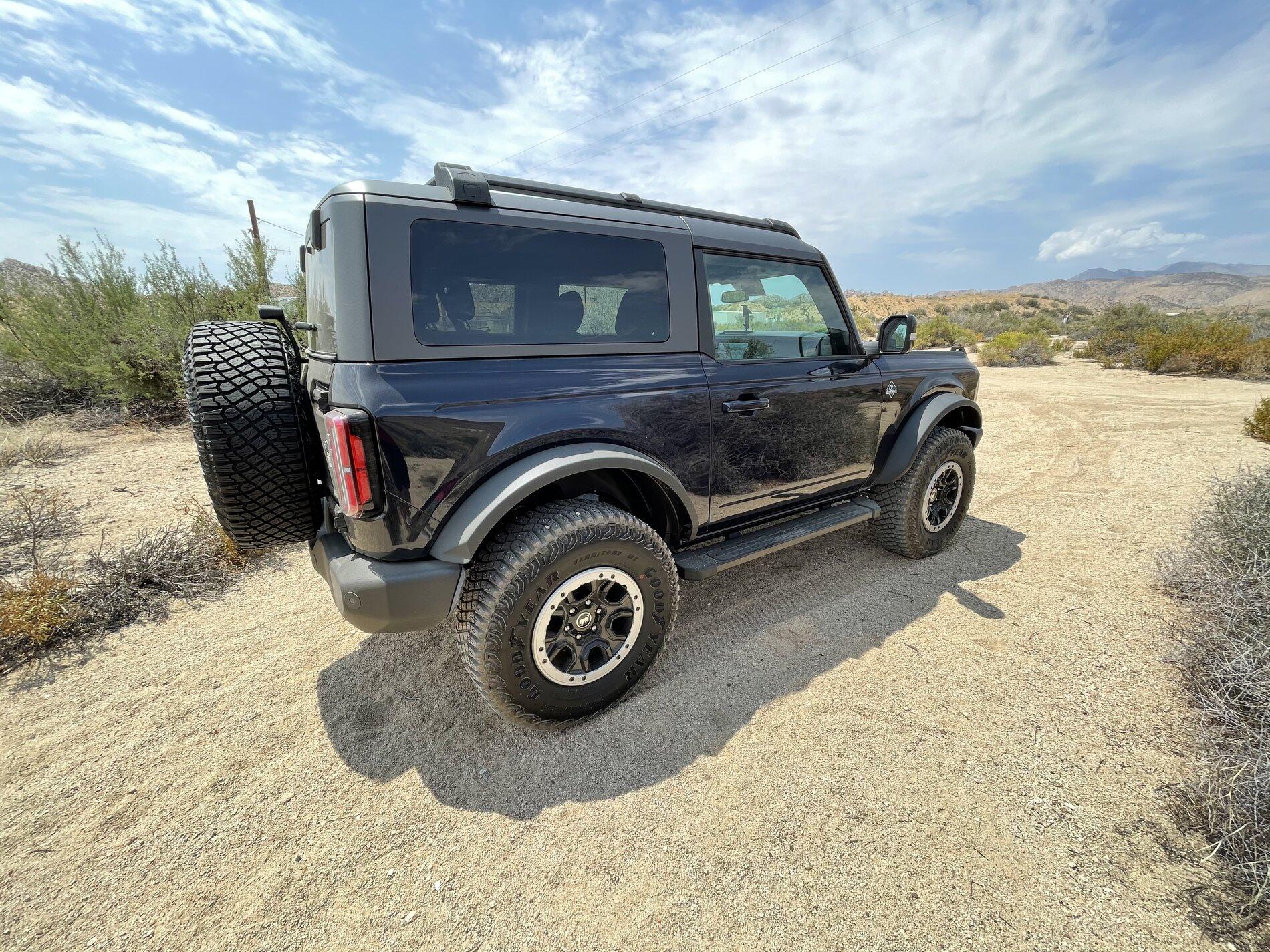 Ford Bronco ANTIMATTER BLUE Bronco Club E16B4C17-1ACD-4E27-AE0A-6E8FB962A865