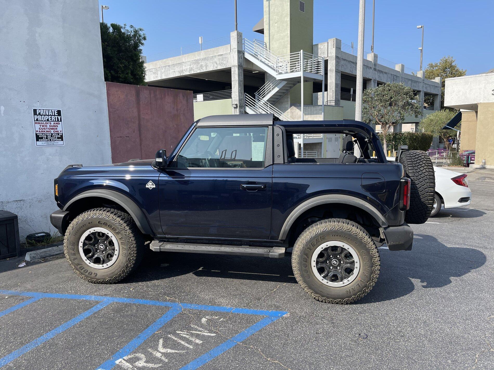 Ford Bronco ANTIMATTER BLUE Bronco Club 81C01263-2B85-4790-ADD2-FB1CD3B22F95